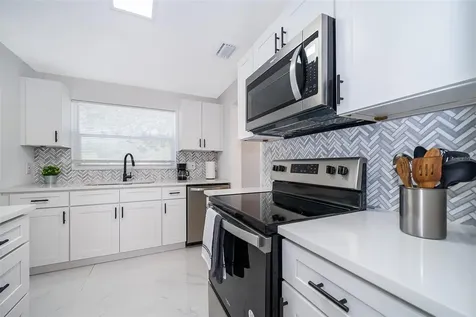 5815 Wolf Road Orlando FL 32808
