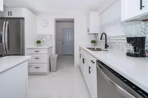 5815 Wolf Road Orlando FL 32808