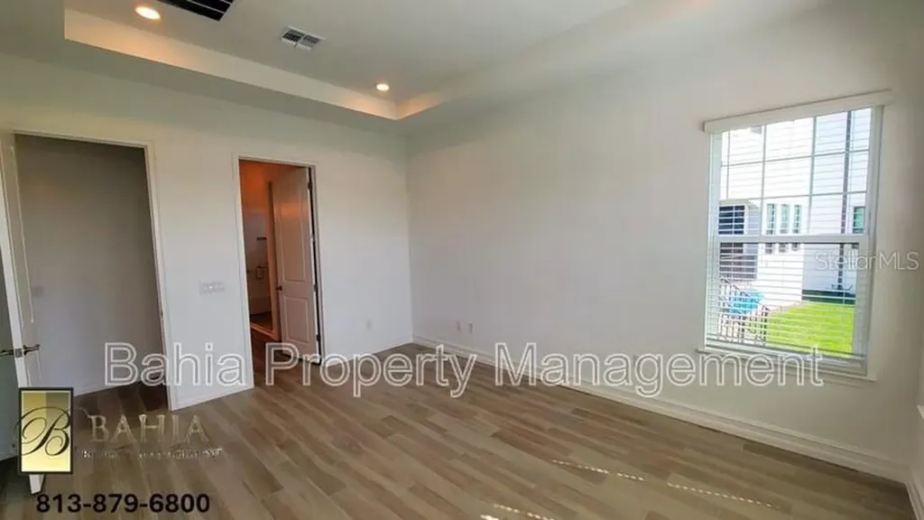 1074 Seagrape Drive Ruskin FL 33570