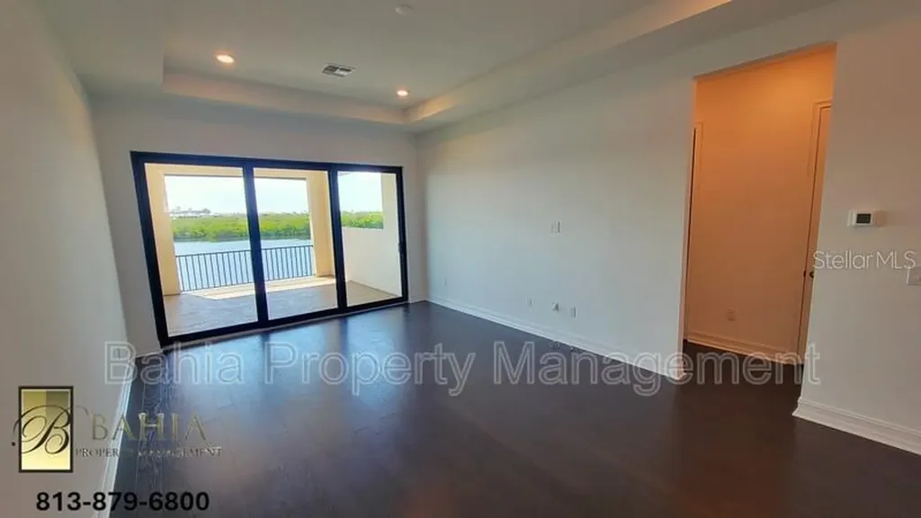 1074 Seagrape Drive Ruskin FL 33570