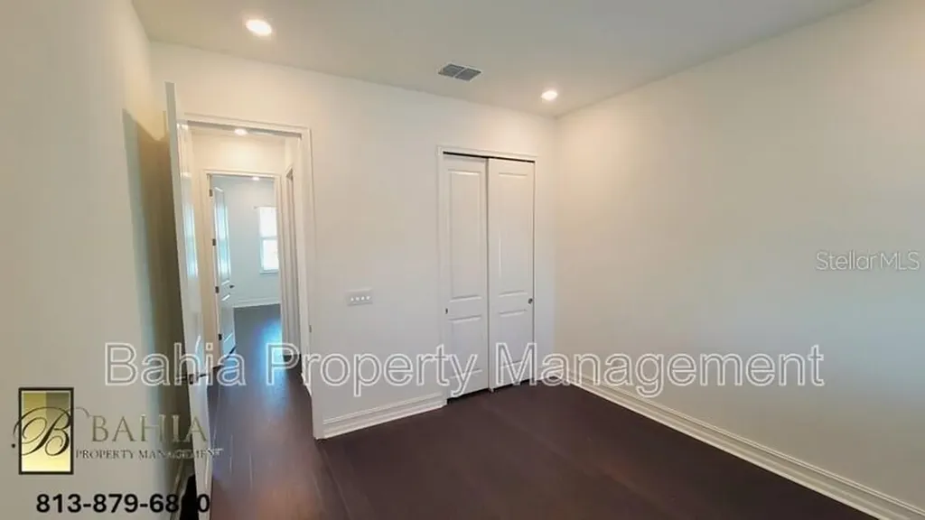 1074 Seagrape Drive Ruskin FL 33570