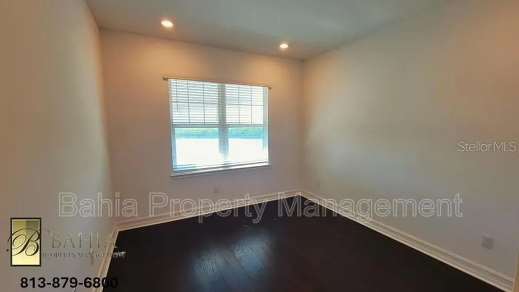 1074 Seagrape Drive Ruskin FL 33570