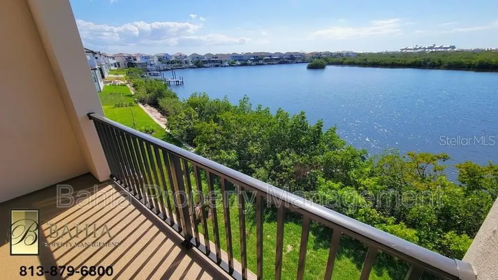 1074 Seagrape Drive Ruskin FL 33570
