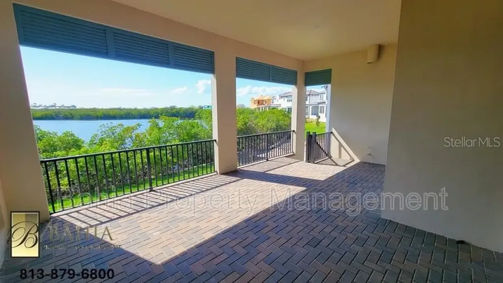 1074 Seagrape Drive Ruskin FL 33570