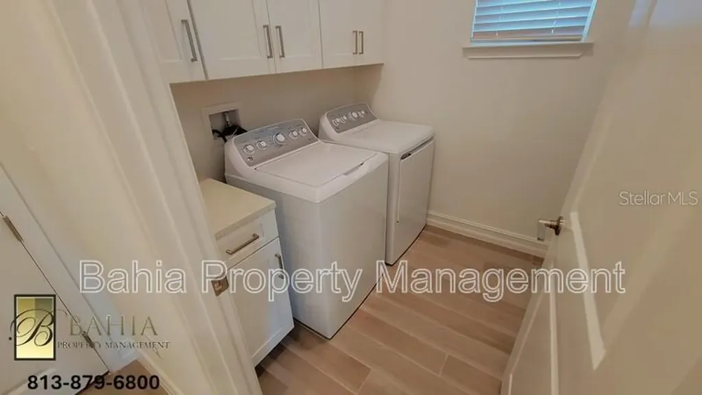 1074 Seagrape Drive Ruskin FL 33570