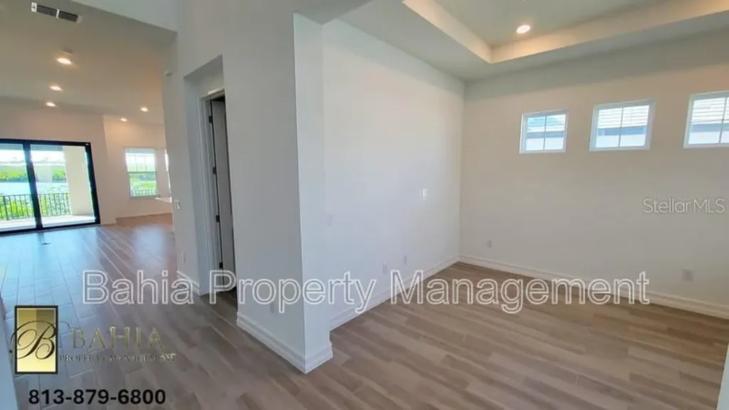 1074 Seagrape Drive Ruskin FL 33570