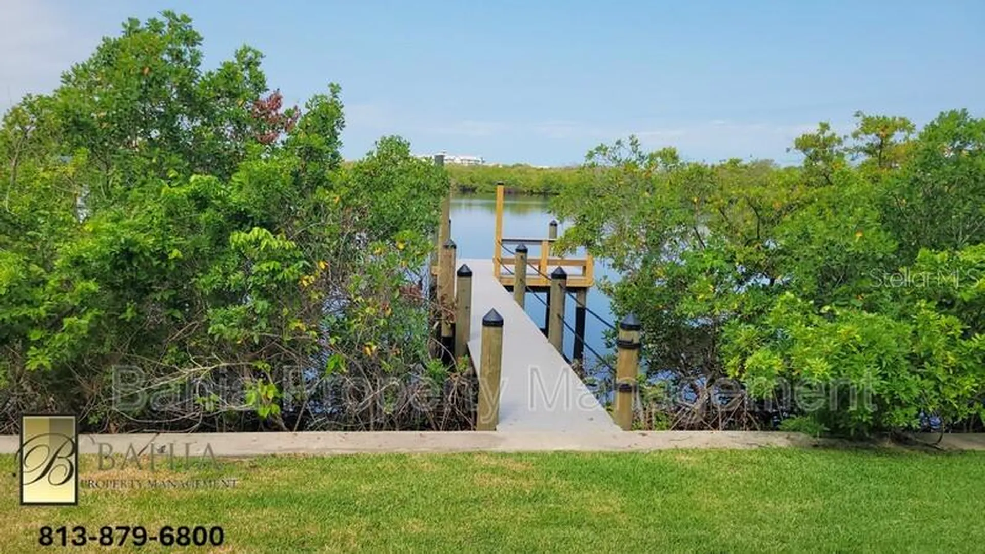1074 Seagrape Drive Ruskin FL 33570
