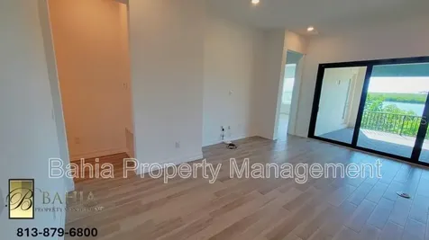 1074 Seagrape Drive Ruskin FL 33570
