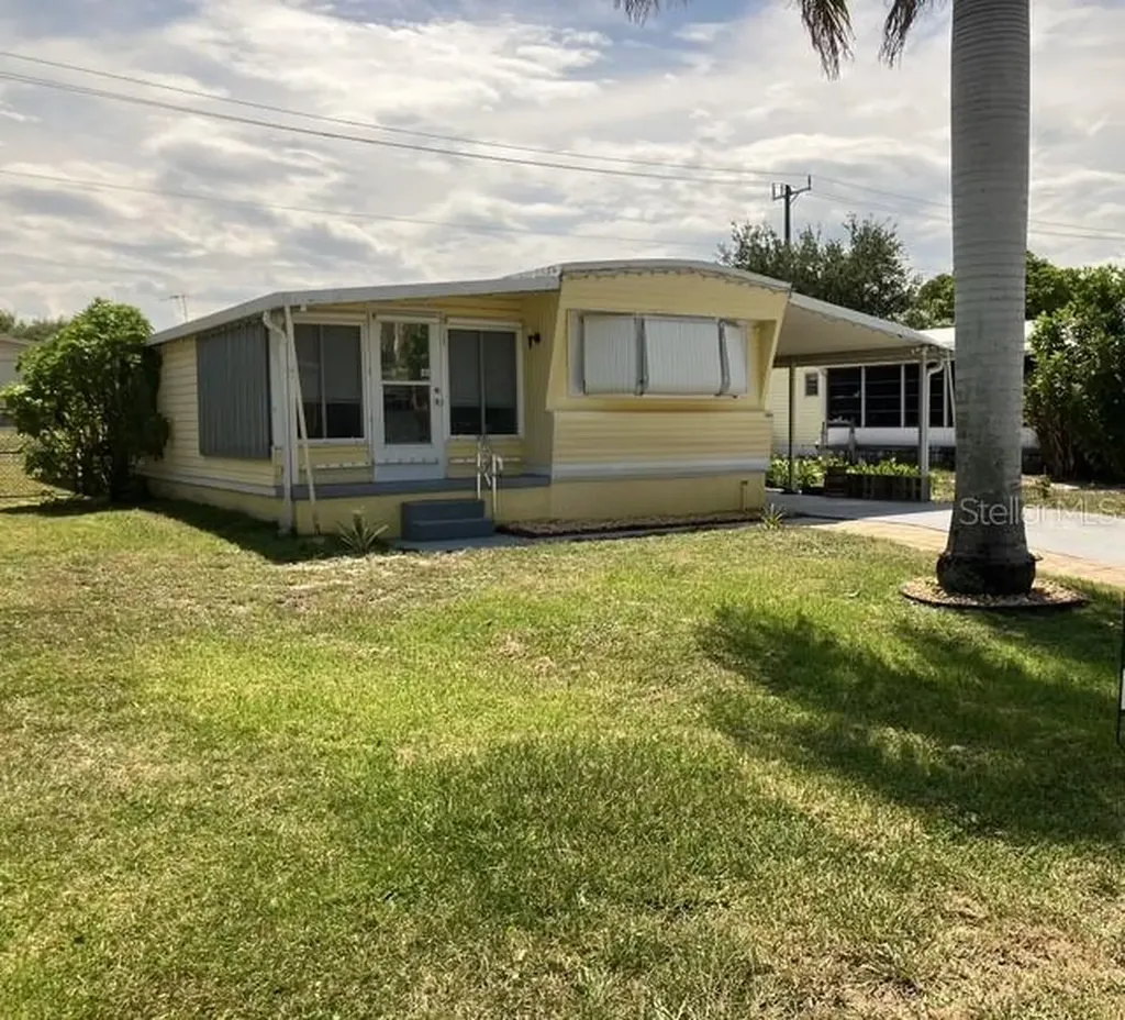 7388 SE Swan Avenue Hobe Sound FL 33455