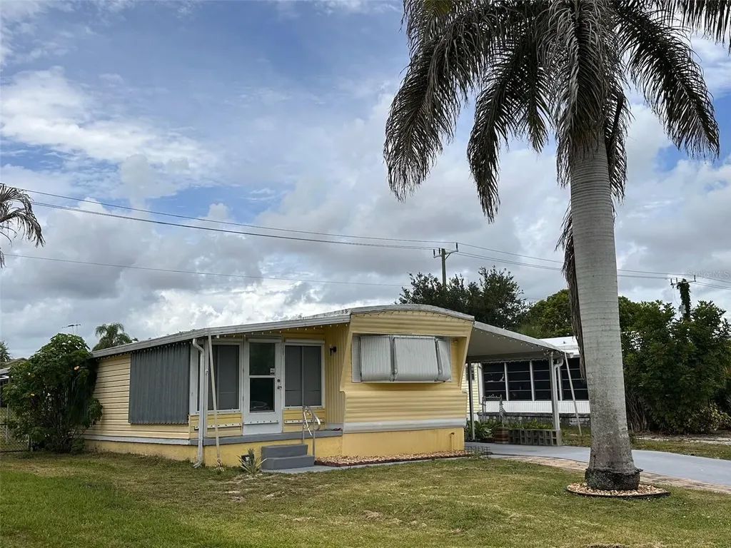 7388 SE Swan Avenue Hobe Sound FL 33455