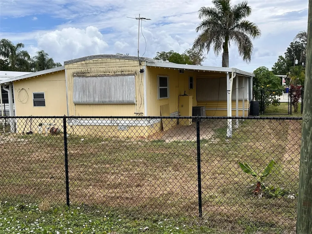 7388 SE Swan Avenue Hobe Sound FL 33455