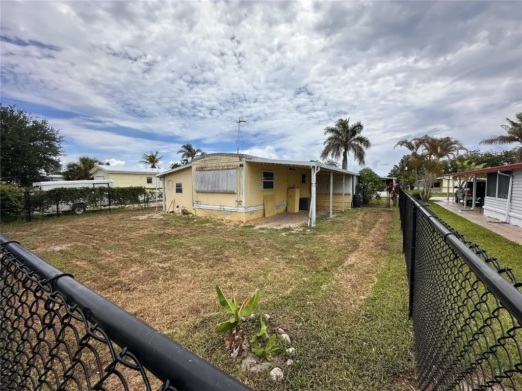 7388 SE Swan Avenue Hobe Sound FL 33455