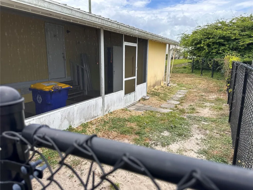 7388 SE Swan Avenue Hobe Sound FL 33455