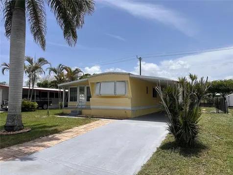 7388 SE Swan Avenue Hobe Sound FL 33455