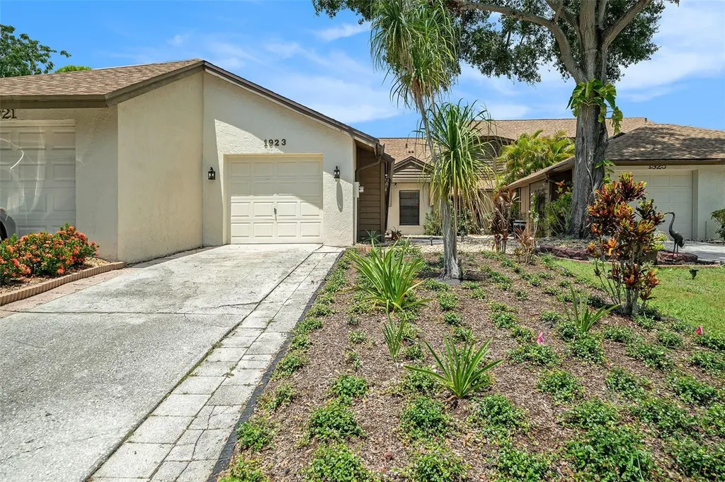 1923 Bayshore Court Safety Harbor FL 34695