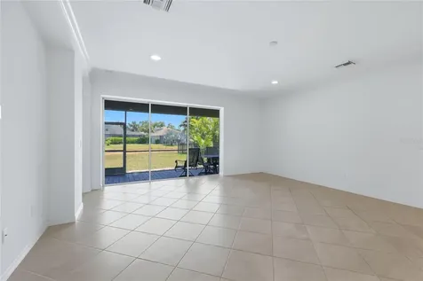 5713 Sunflower Circle Sarasota FL 34238