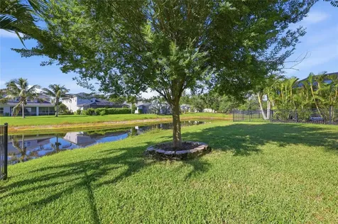 5713 Sunflower Circle Sarasota FL 34238