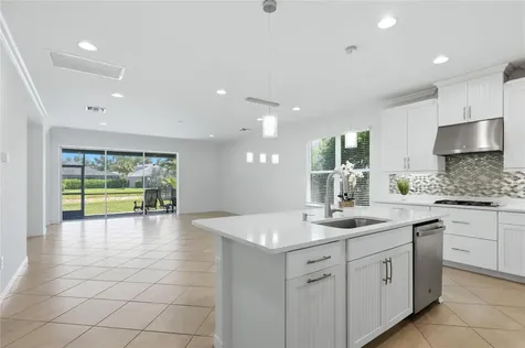 5713 Sunflower Circle Sarasota FL 34238