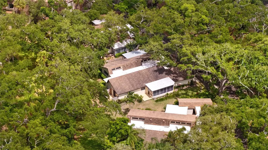 2242 Circlewood Drive Sarasota FL 34231