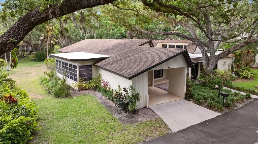 2242 Circlewood Drive Sarasota FL 34231