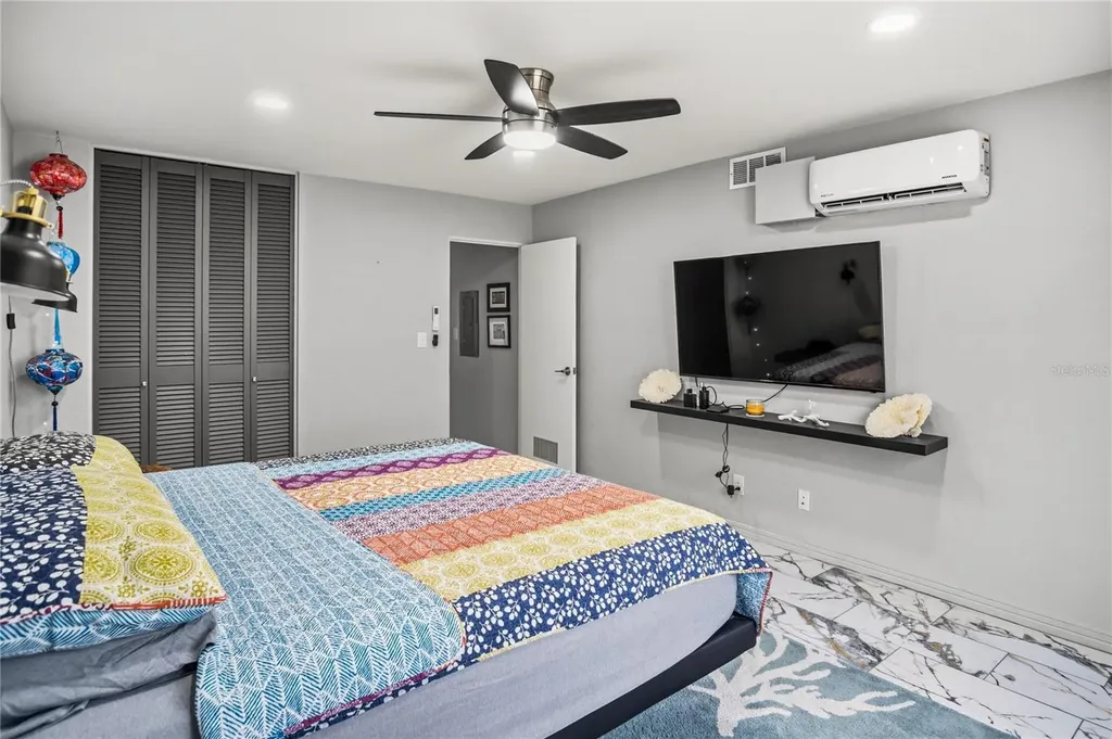 416 73rd Avenue N St Petersburg FL 33702