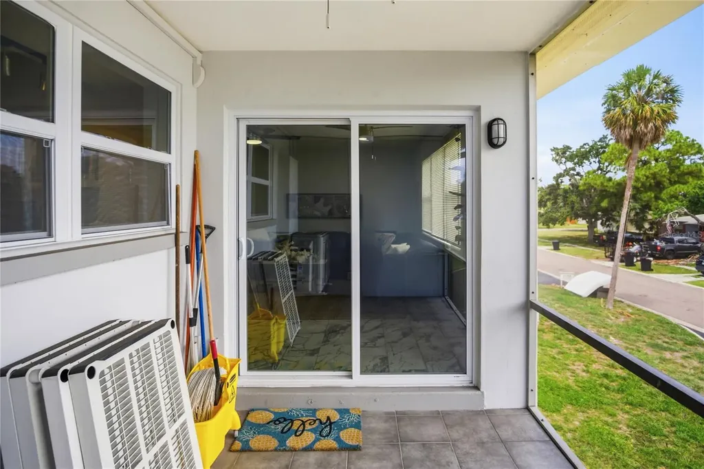 416 73rd Avenue N St Petersburg FL 33702