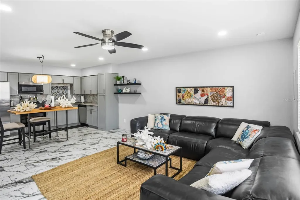 416 73rd Avenue N St Petersburg FL 33702