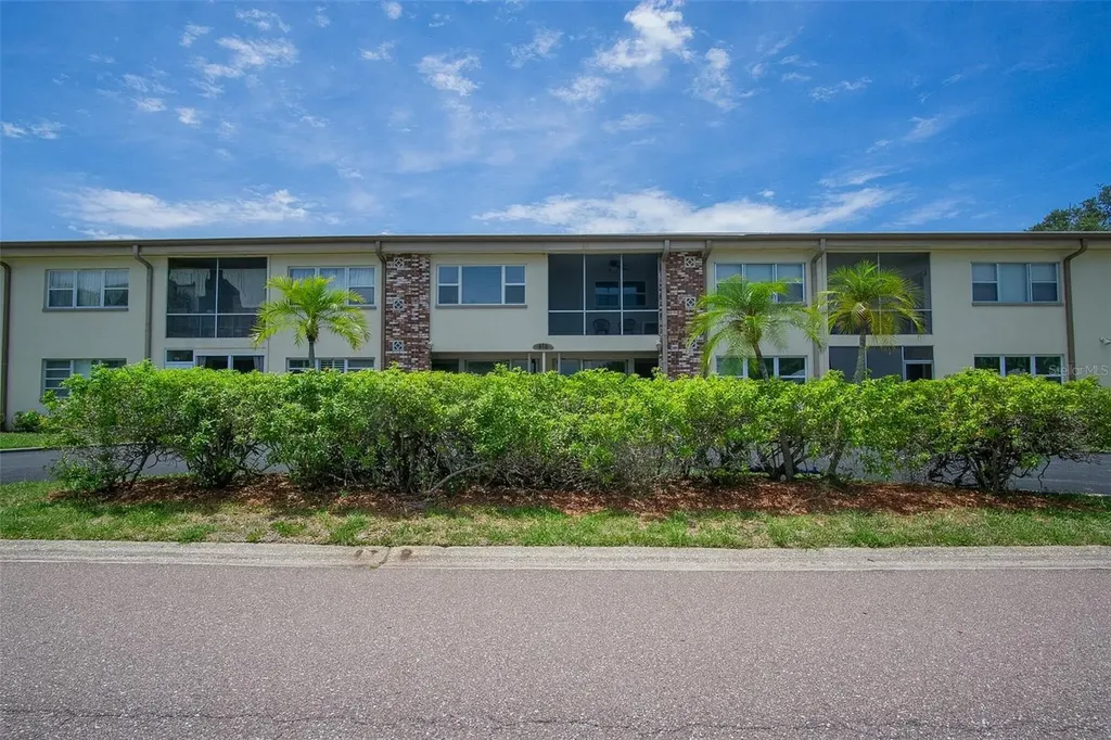 416 73rd Avenue N St Petersburg FL 33702