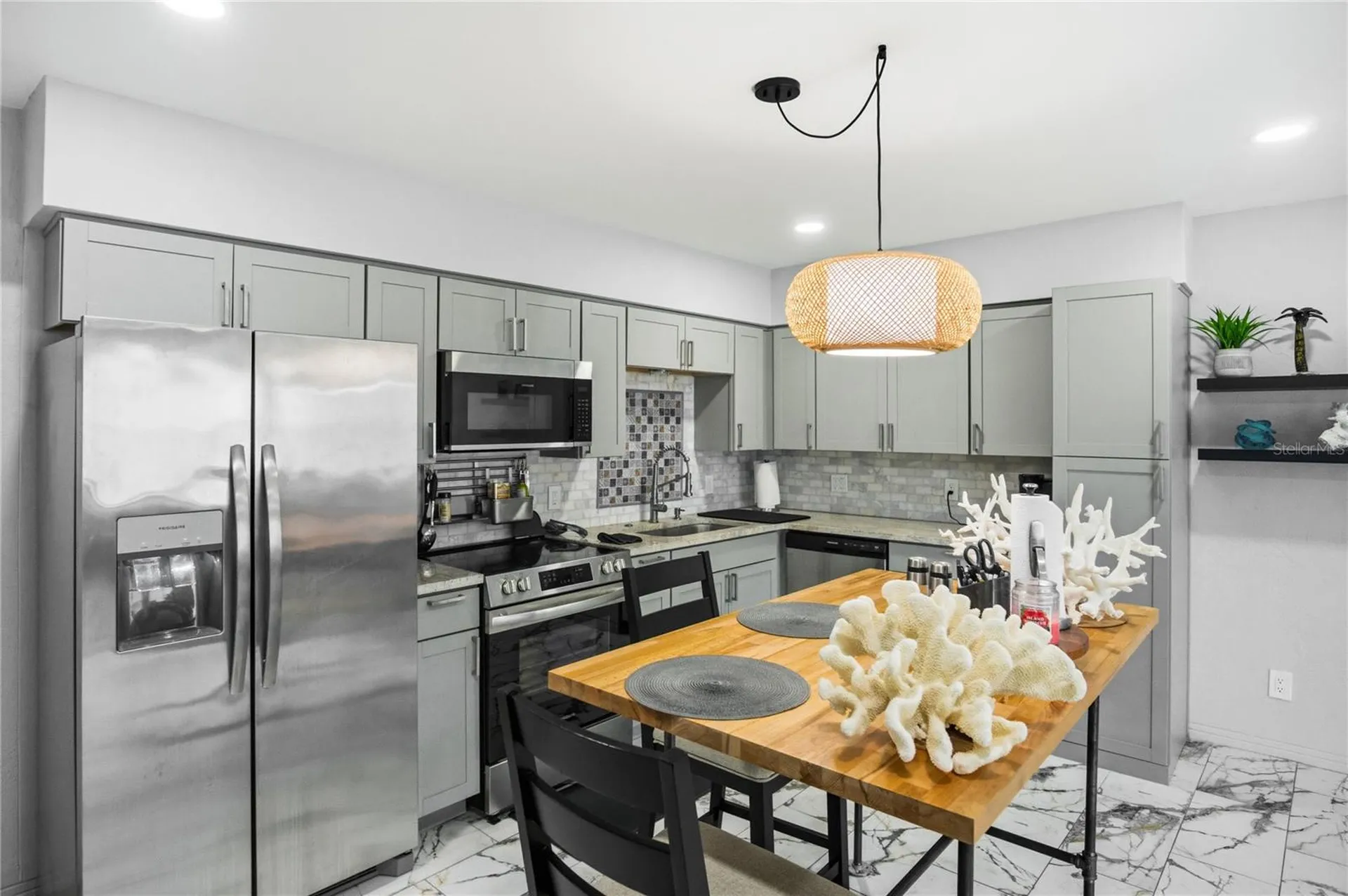416 73rd Avenue N St Petersburg FL 33702