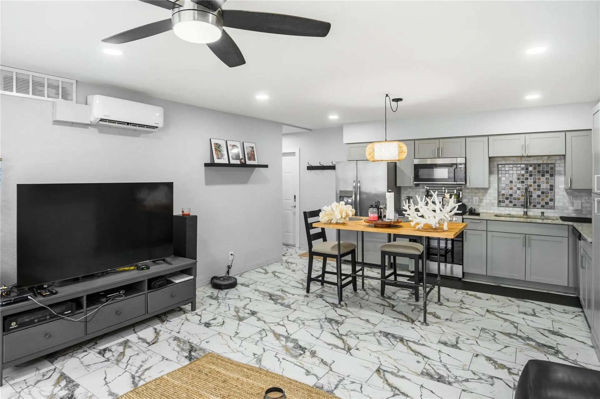 416 73rd Avenue N St Petersburg FL 33702