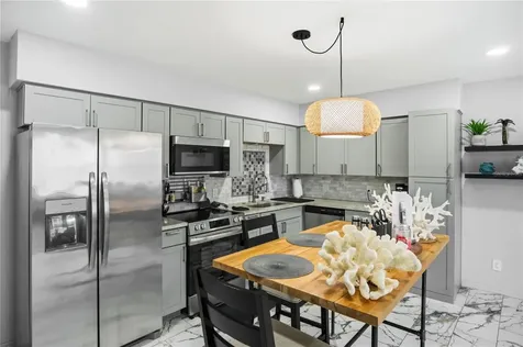 416 73rd Avenue N St Petersburg FL 33702