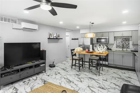 416 73rd Avenue N St Petersburg FL 33702