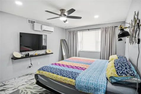 416 73rd Avenue N St Petersburg FL 33702