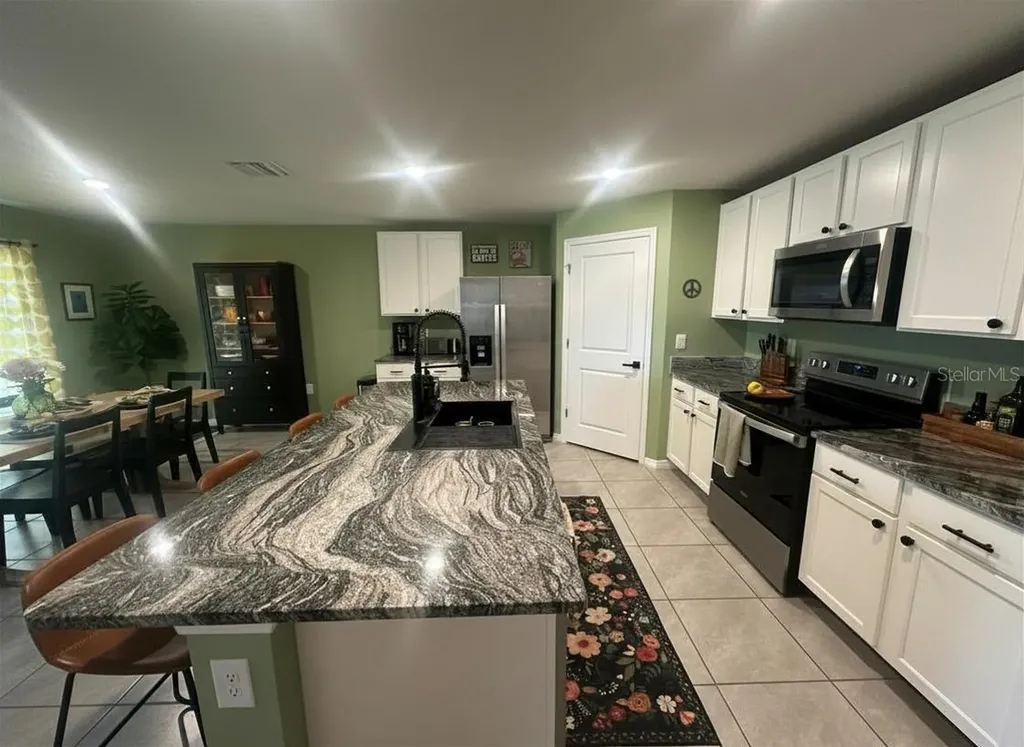 6830 SE 3rd Loop Ocala FL 34472