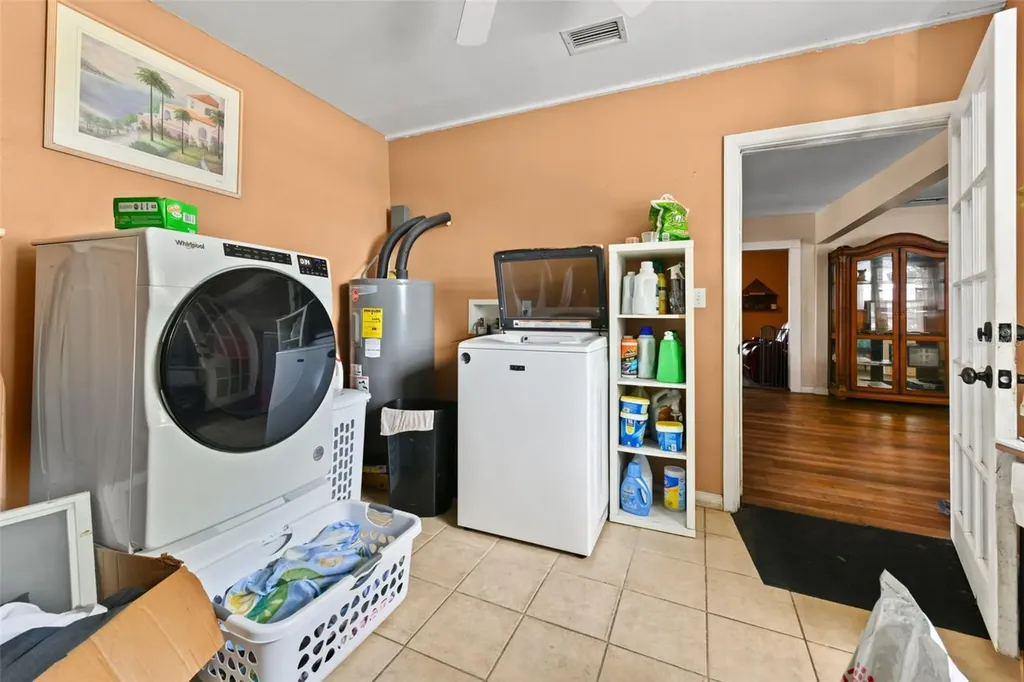 2036 Lake View Avenue Chuluota FL 32766