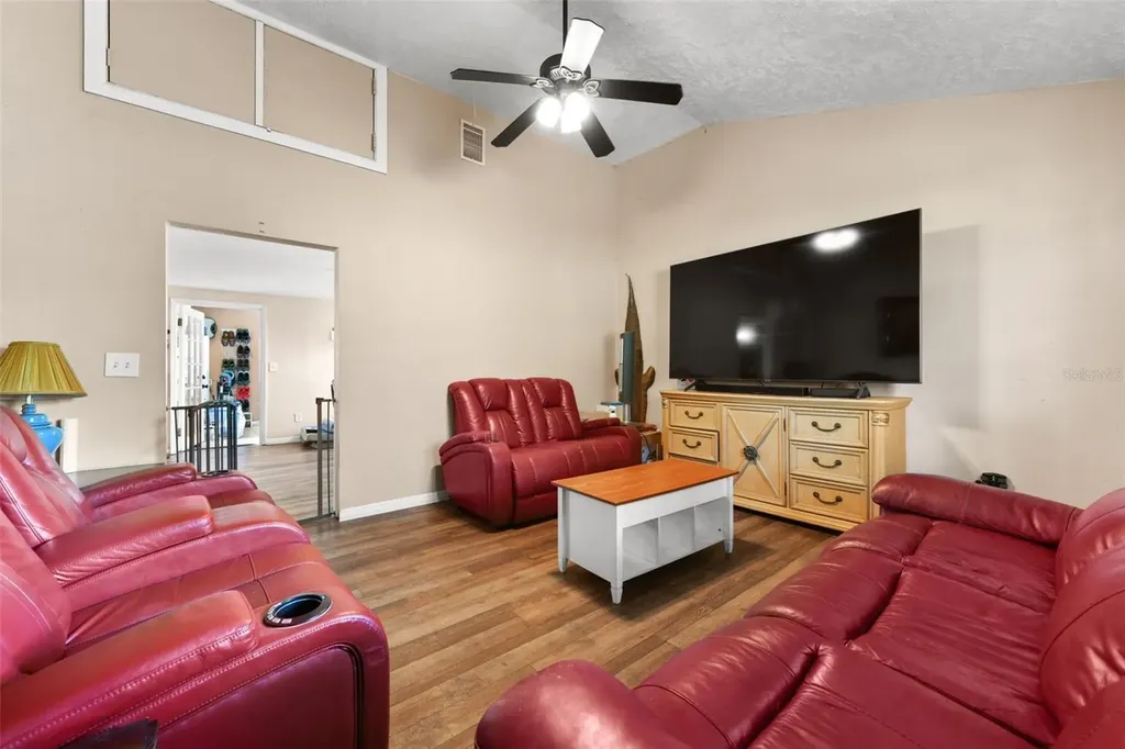 2036 Lake View Avenue Chuluota FL 32766