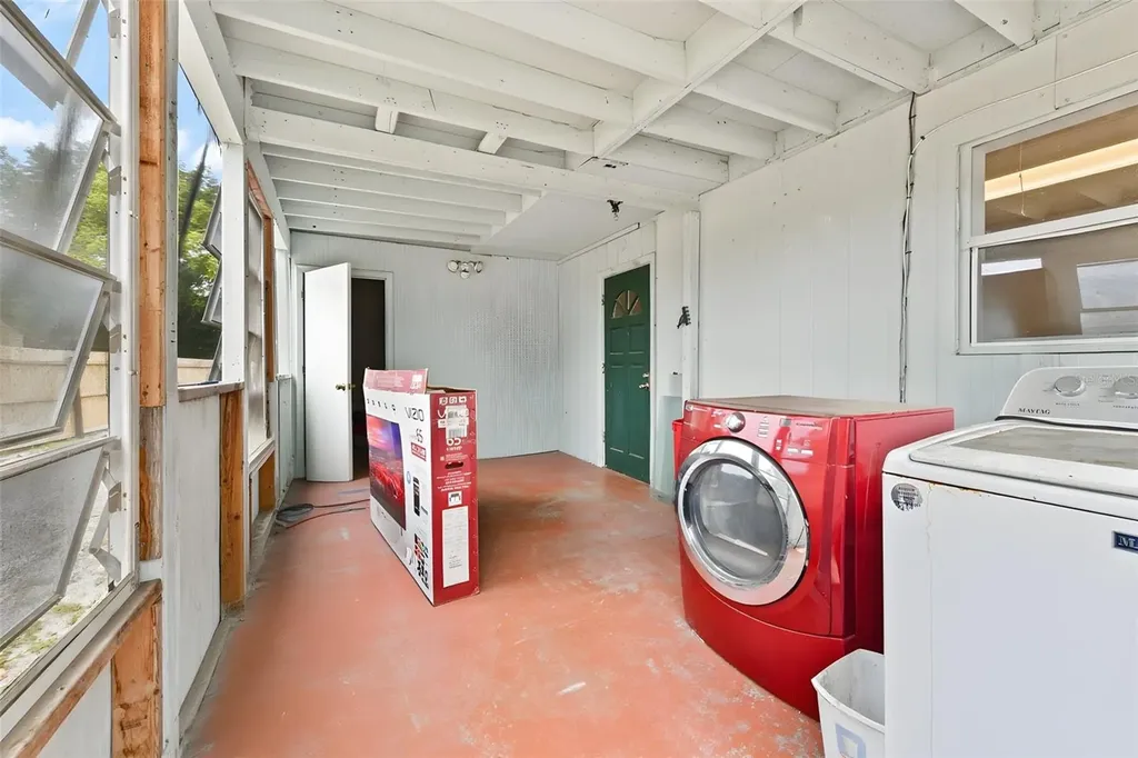 2036 Lake View Avenue Chuluota FL 32766