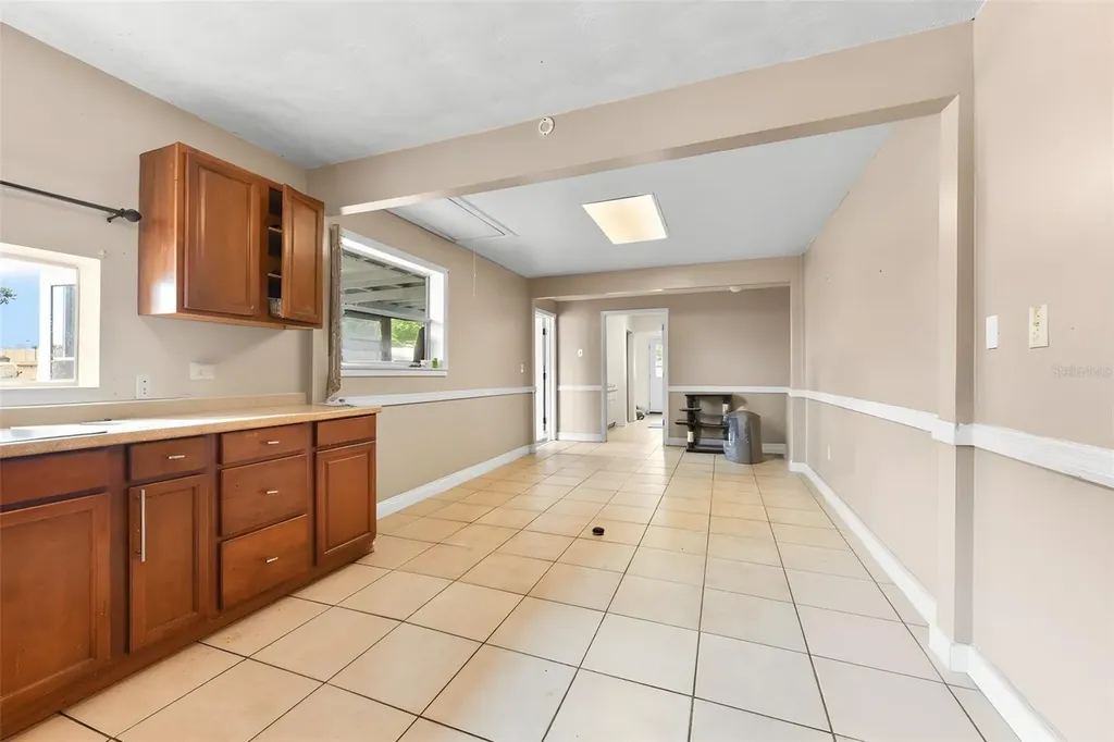 2036 Lake View Avenue Chuluota FL 32766
