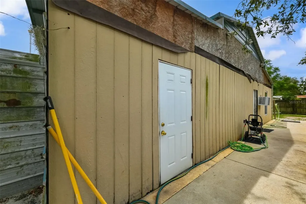 2036 Lake View Avenue Chuluota FL 32766