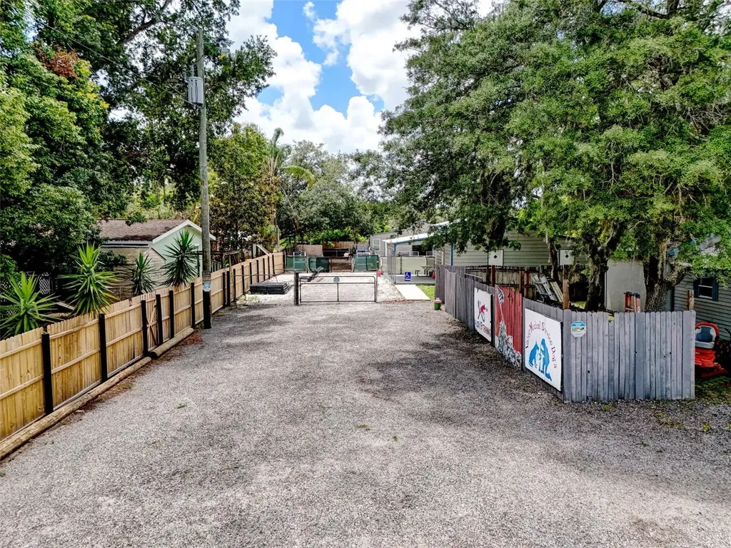 2036 Lake View Avenue Chuluota FL 32766