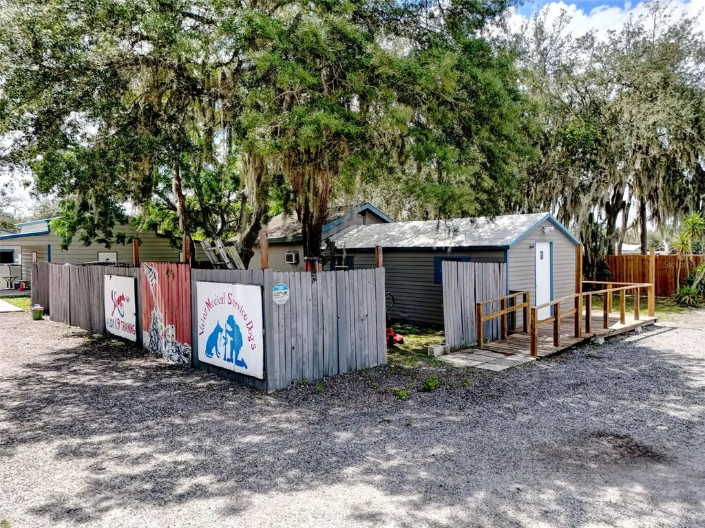 2036 Lake View Avenue Chuluota FL 32766