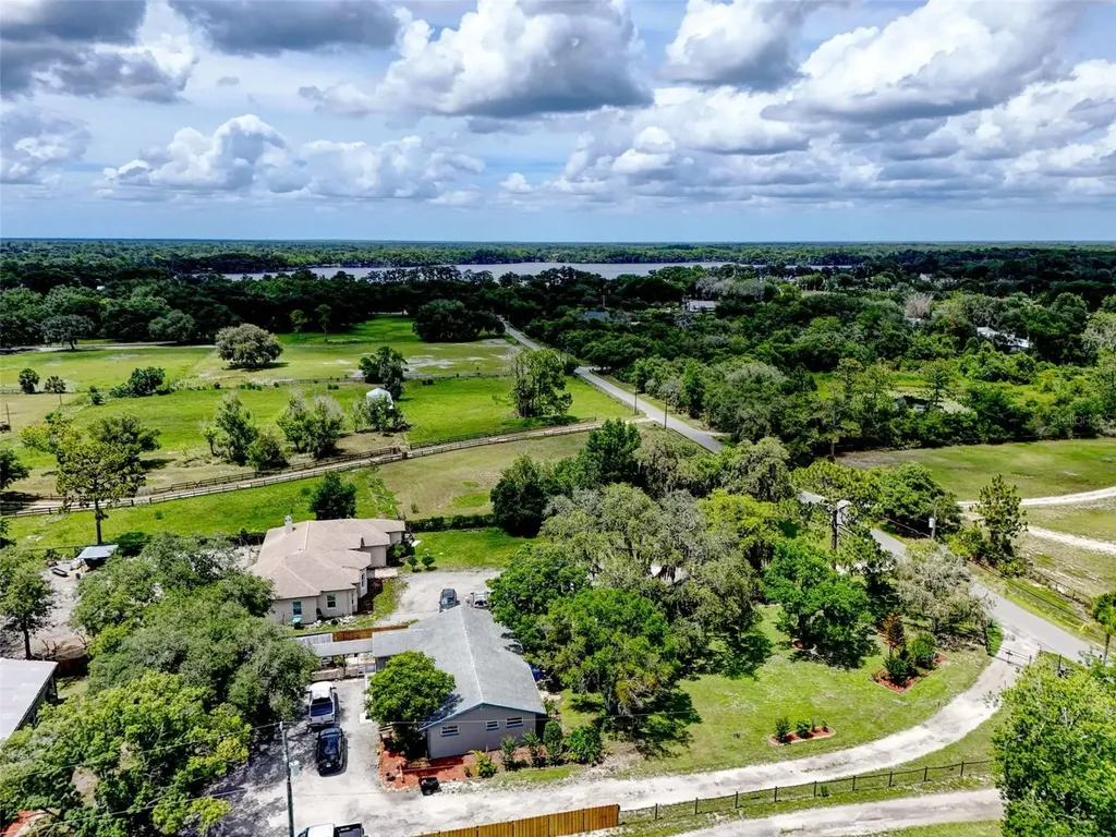 2036 Lake View Avenue Chuluota FL 32766