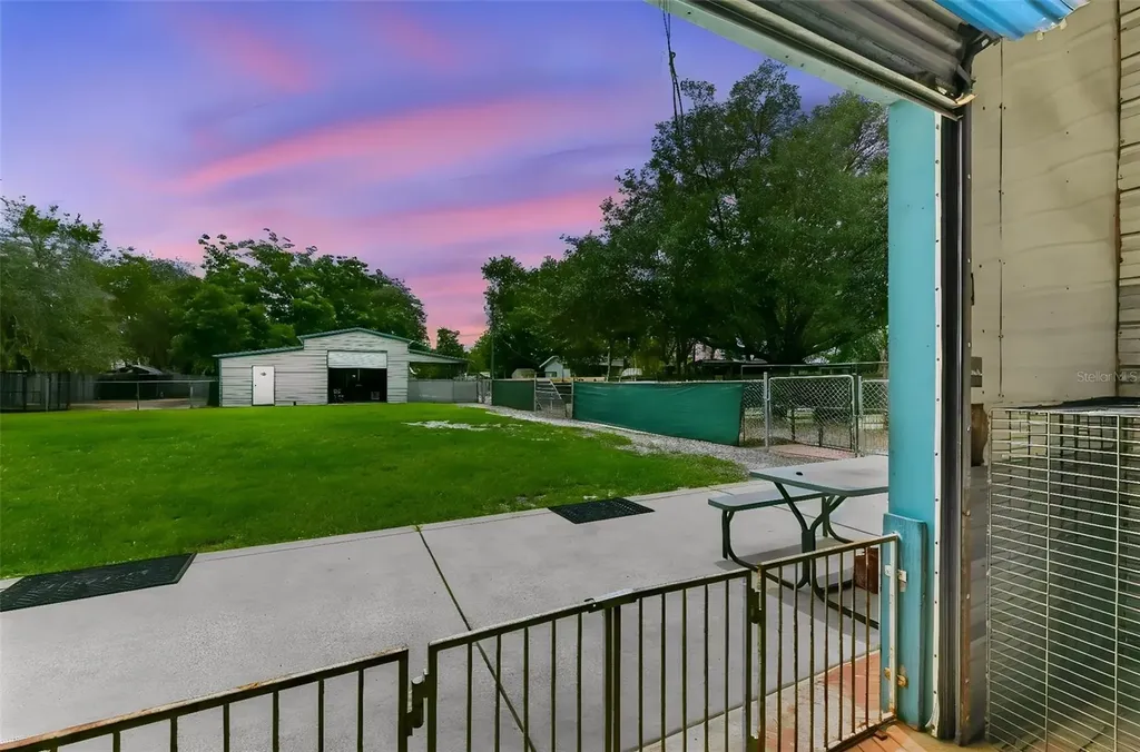 2036 Lake View Avenue Chuluota FL 32766