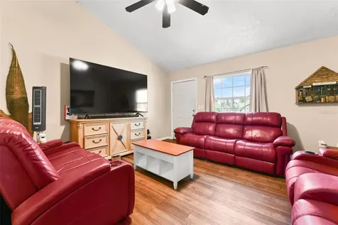 2036 Lake View Avenue Chuluota FL 32766