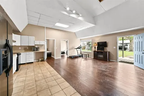 2036 Lake View Avenue Chuluota FL 32766