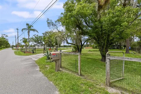 2036 Lake View Avenue Chuluota FL 32766