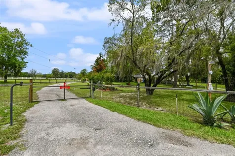 2036 Lake View Avenue Chuluota FL 32766