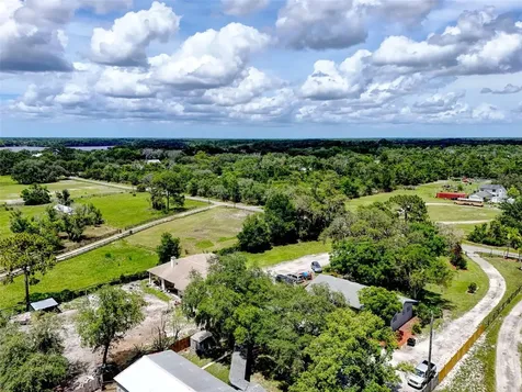 2036 Lake View Avenue Chuluota FL 32766