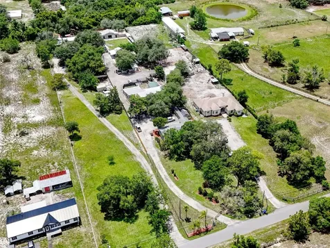 2036 Lake View Avenue Chuluota FL 32766