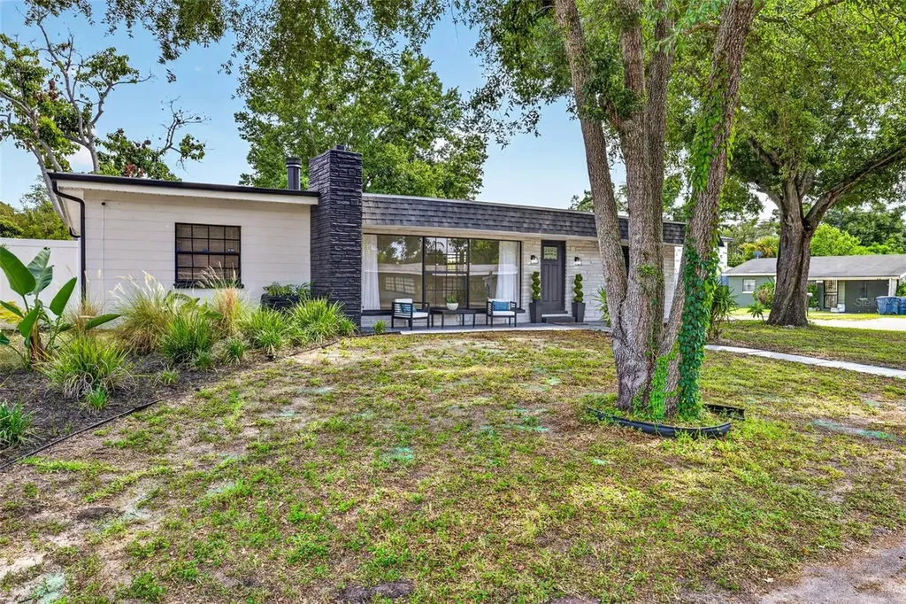 1601 E Paris Street Tampa FL 33610